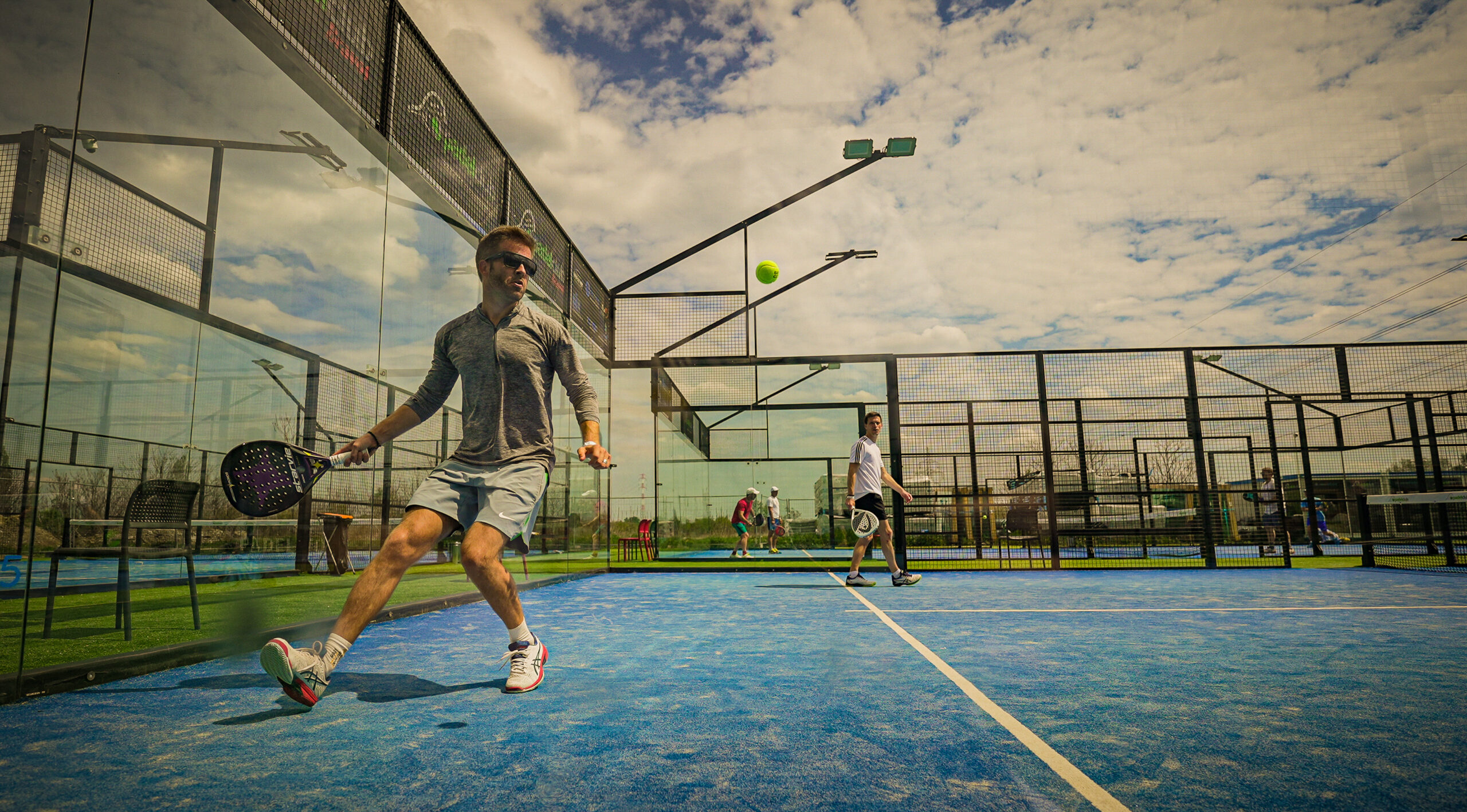 Padel – a tenisz és a fallabda szerelemgyereke